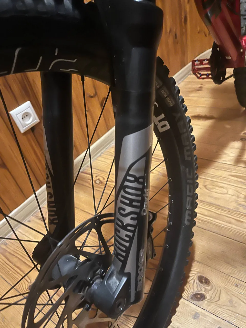 Вилка RockShox BoXXer World Cup 200 мм 35 мм фото 10
