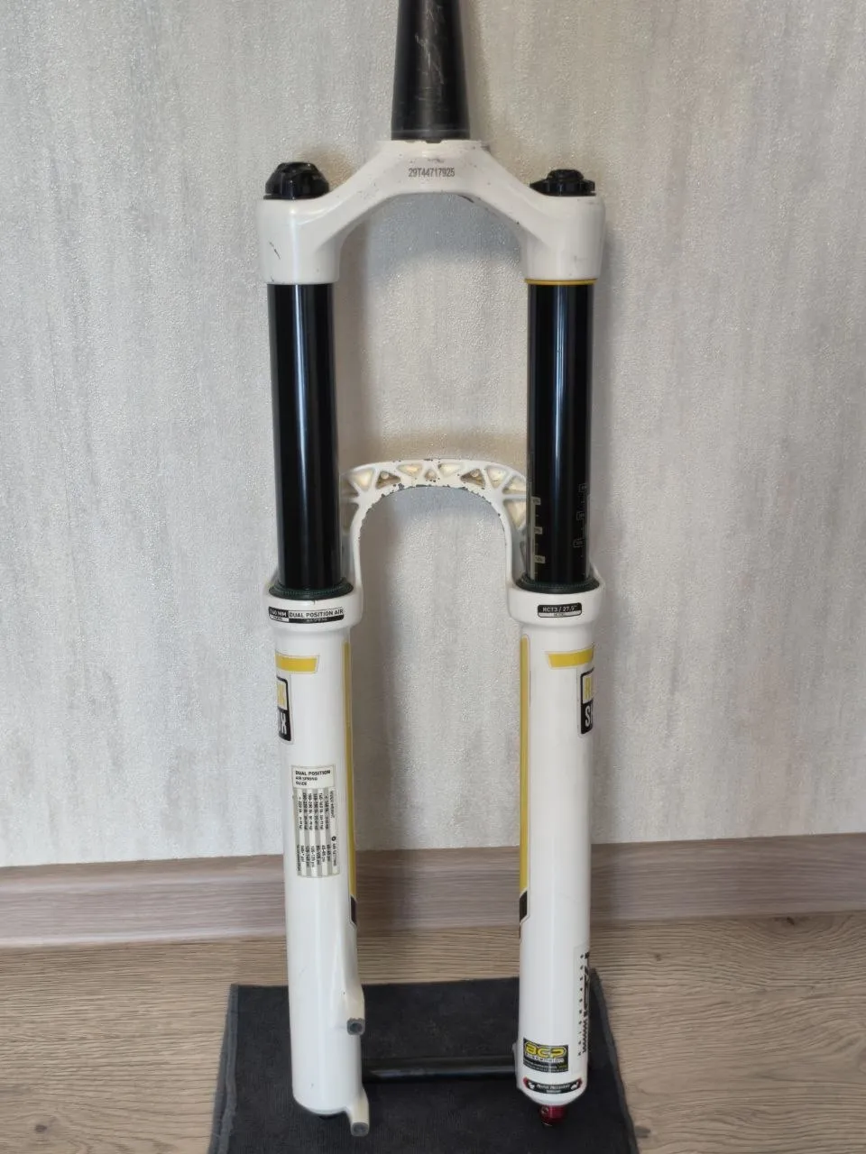 Вилка RockShox Pike RC 27.5" 100×15 мм фото 3