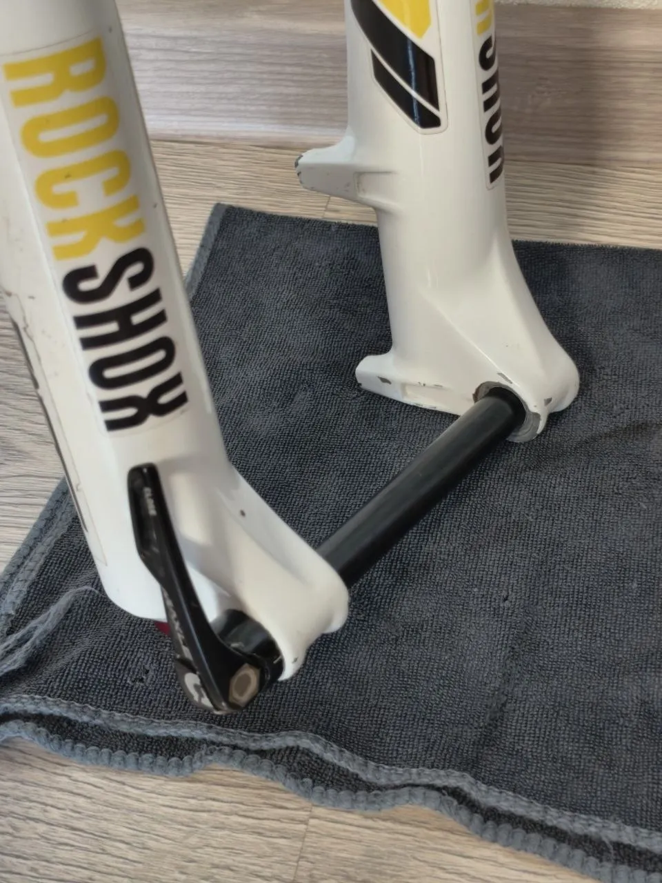 Вилка RockShox Pike RC 27.5" 100×15 мм фото 7