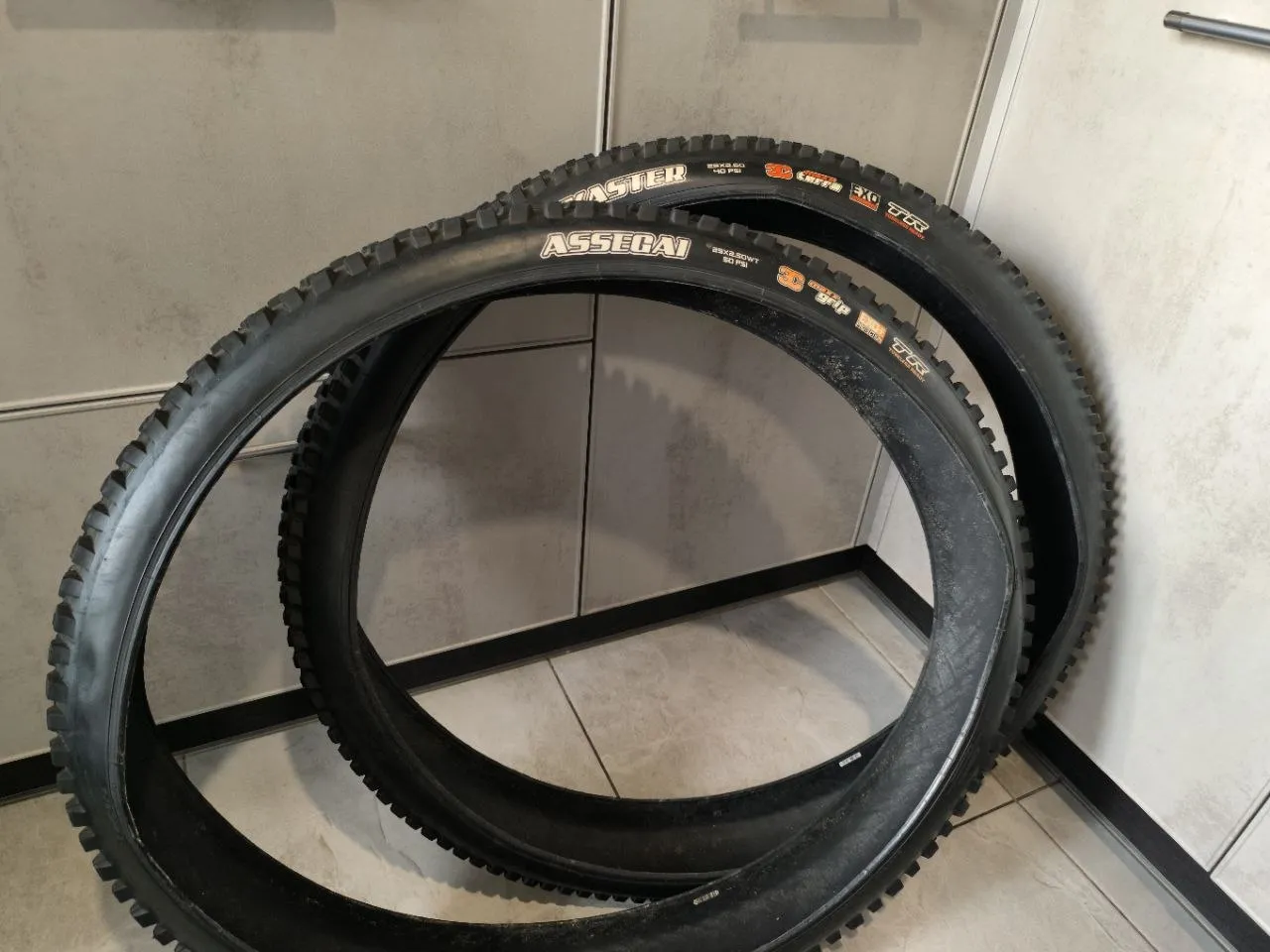 Покришка 29" Maxxis Forekaster + Assegai фото 1