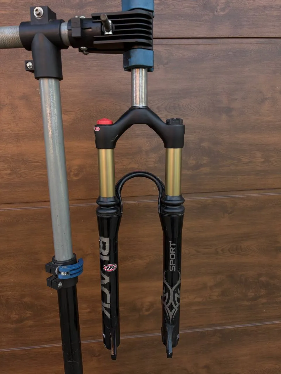 Вилка Manitou Black 100mm straight steerer фото 1
