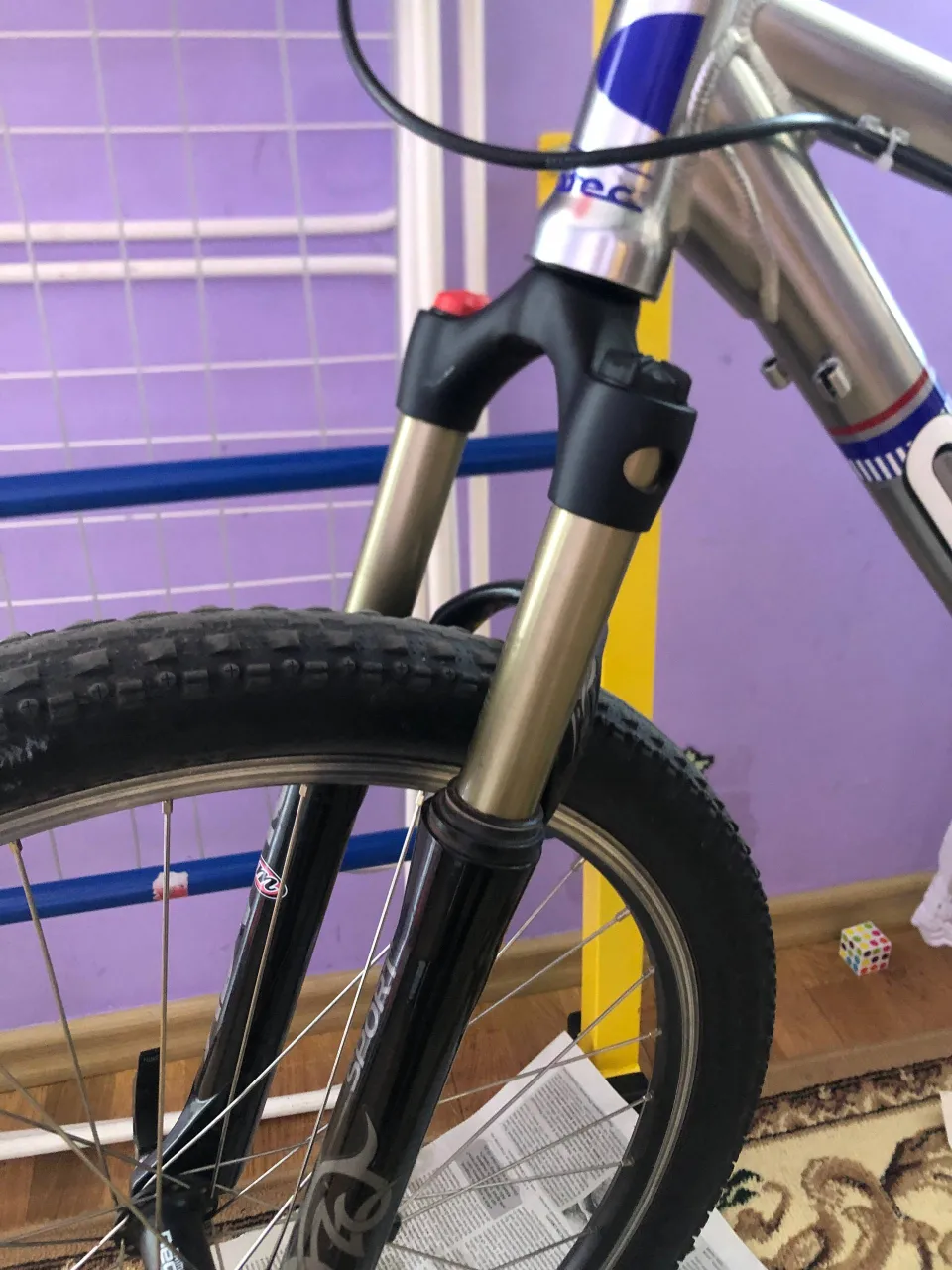 Вилка Manitou Black 100mm straight steerer фото 2