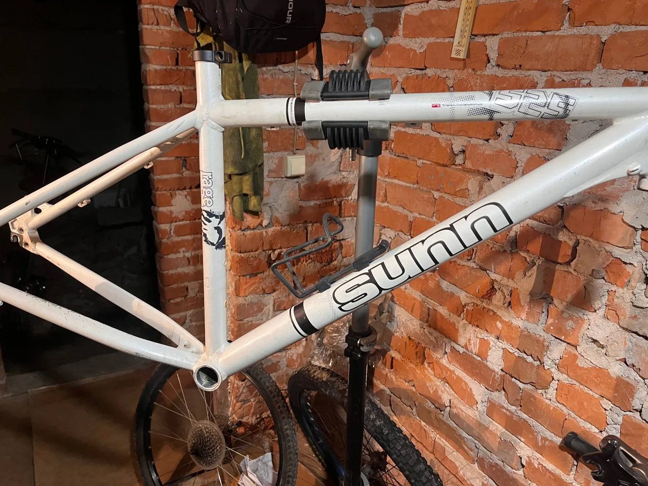 Рама Sunn L + гальма Shimano, Avid + манетки Sram + запчастини фото 1