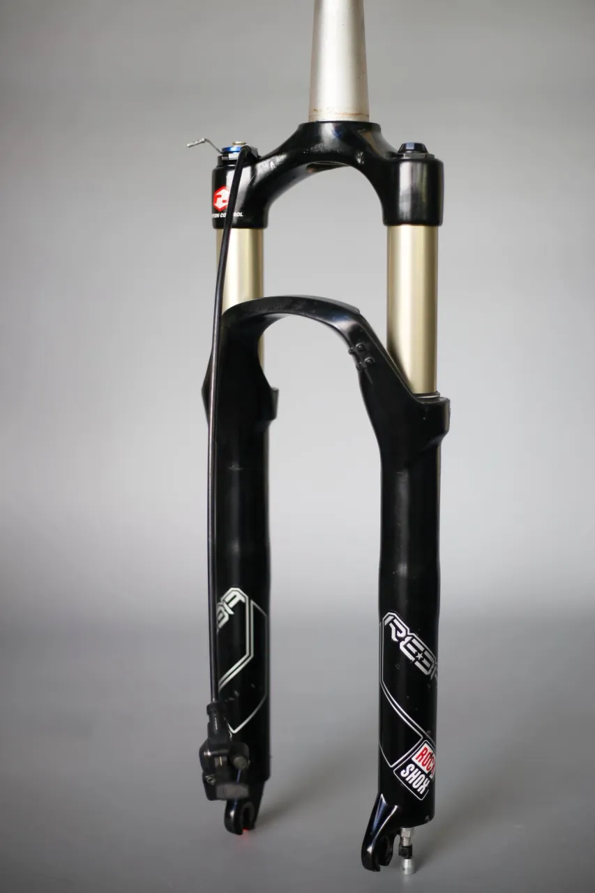 Вилка RockShox Reba 26" 100mm фото 1