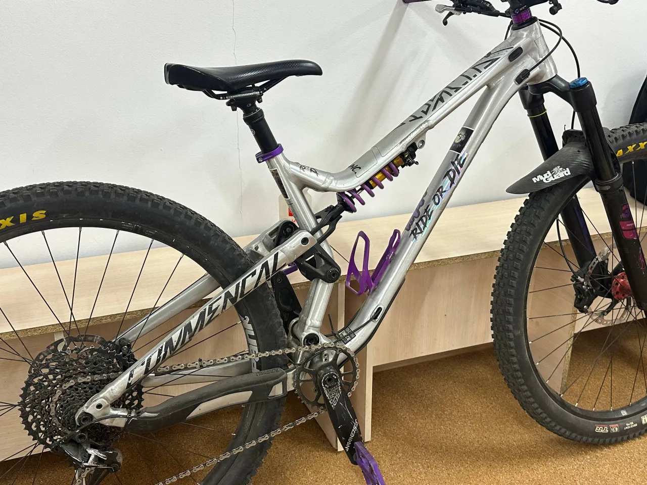 Рама Commencal Meta TR 29 + амортизатор Cane Creek Coil фото 3