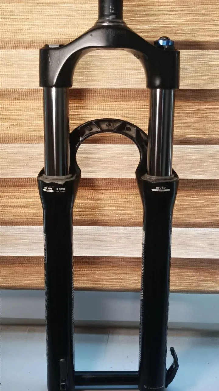 RockShox Argyle RC вилка передня фото 3