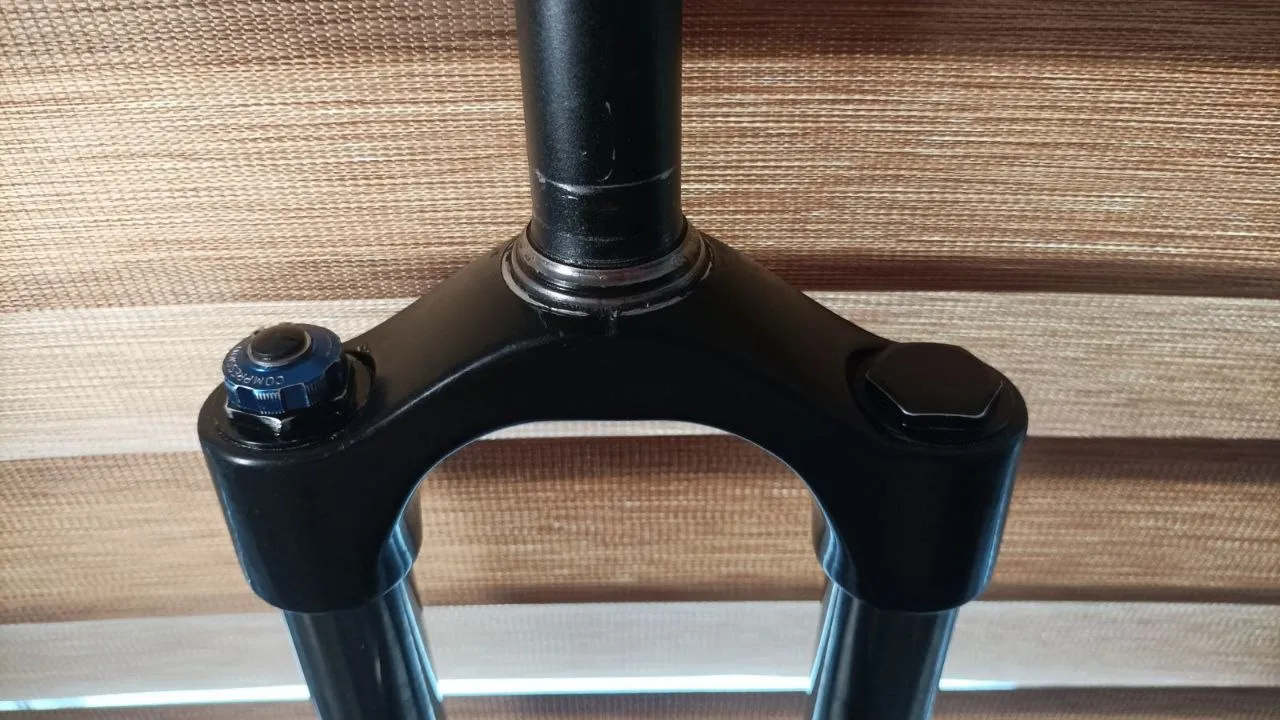 RockShox Argyle RC вилка передня фото 5