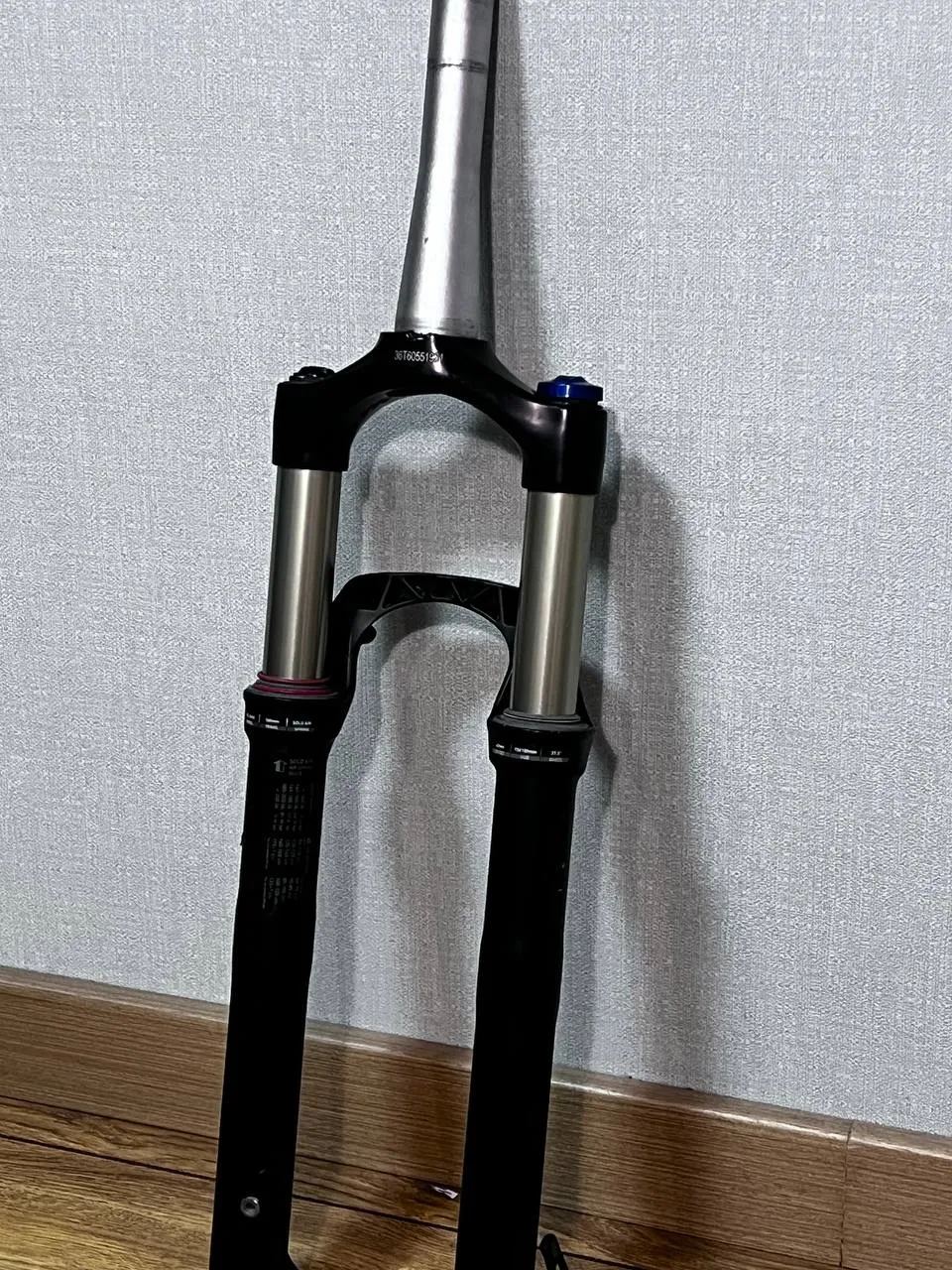 RockShox Recon Gold RL 100 мм передня вилка + шток конус 17.5 см фото 2