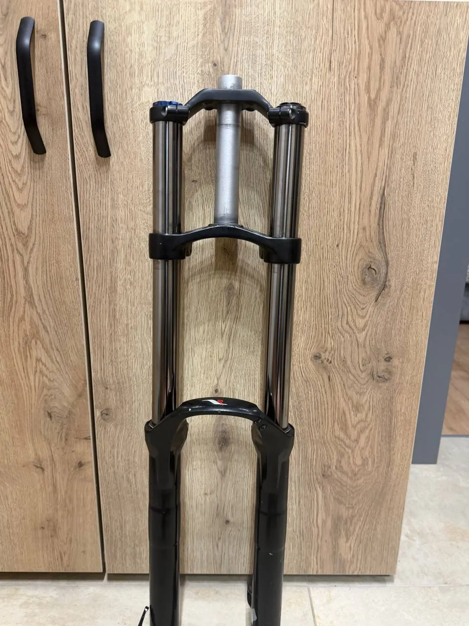 Rock Shox Domain R Dual Crown передня вилка 200мм фото 2