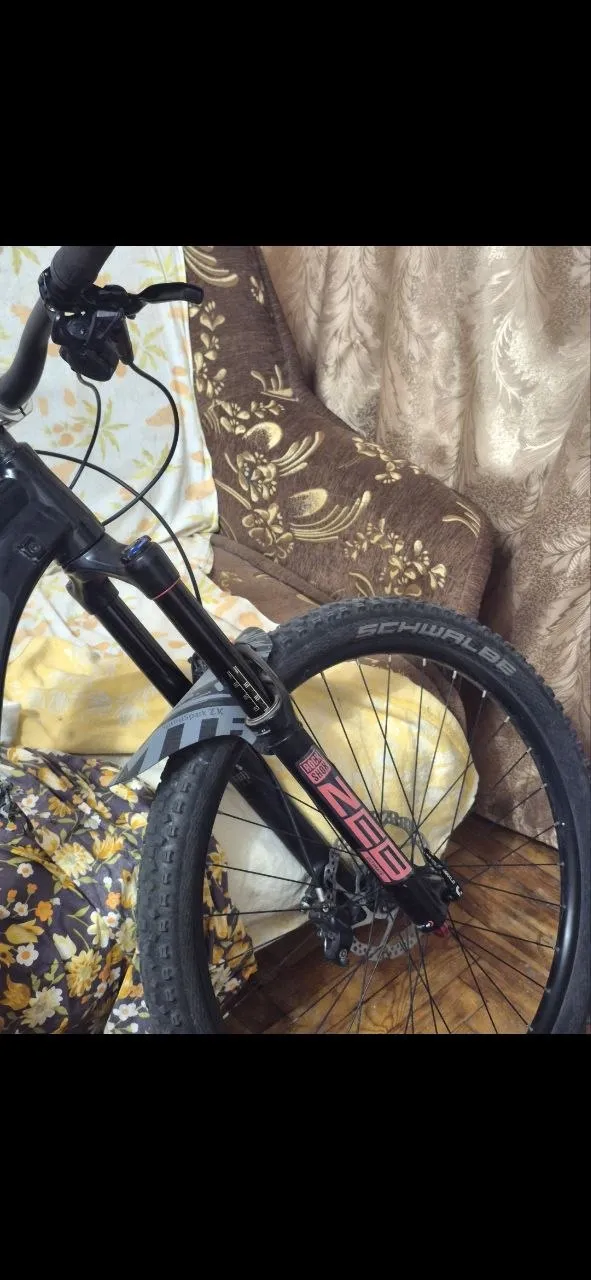 Вилка RockShox Yari фото 3