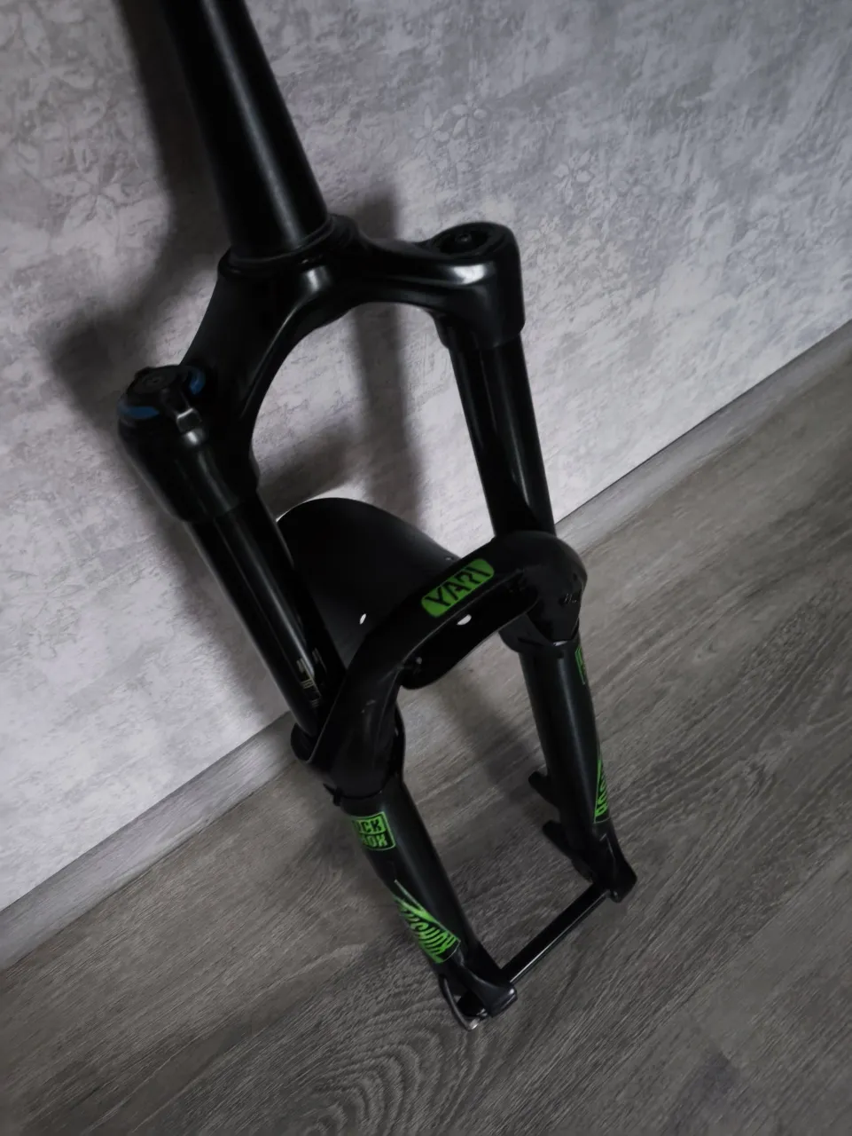 Вилка RockShox Yari RC 160 мм фото 2