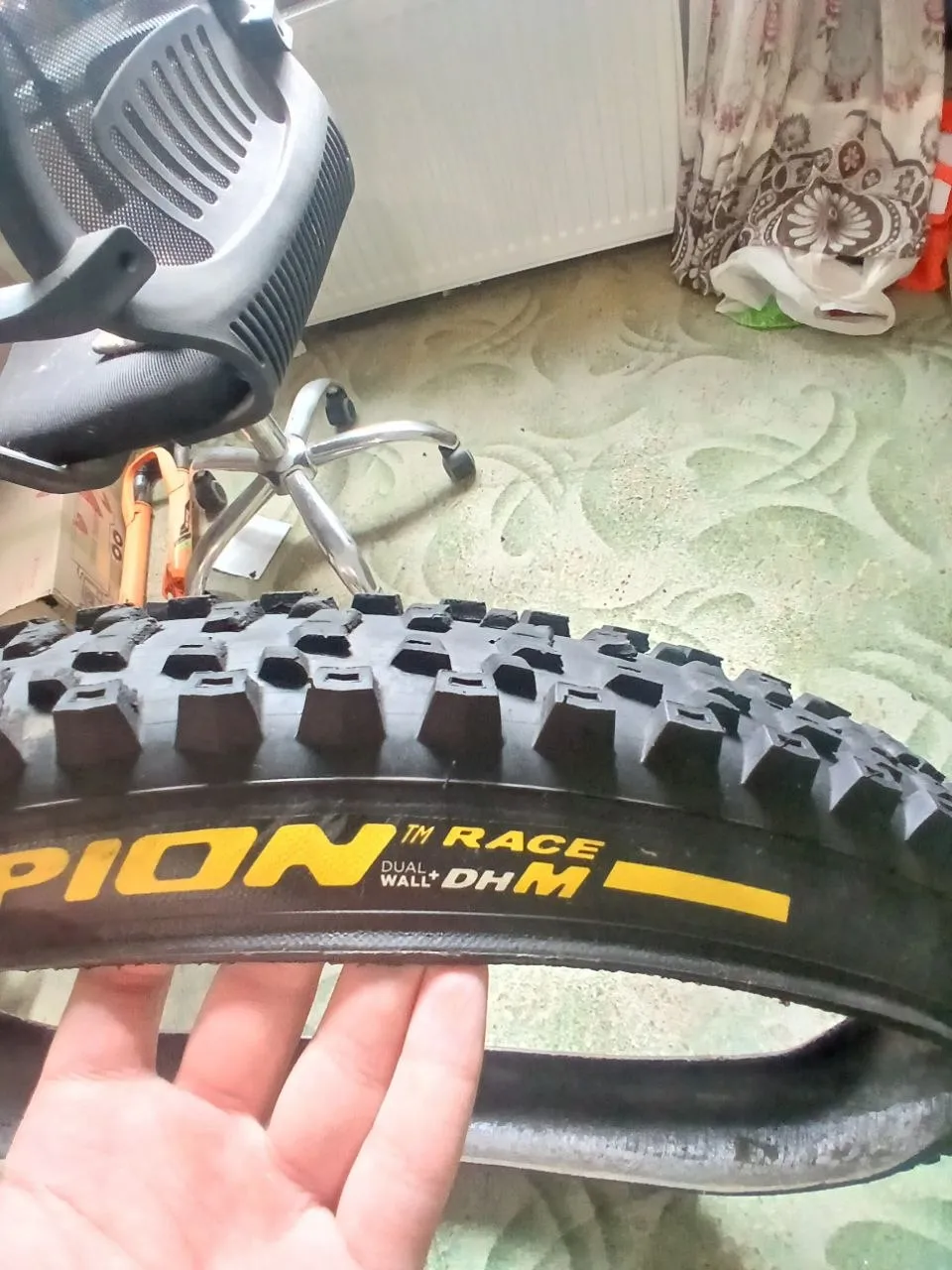 Покрышки 29 Pirelli Scorpion Race DH M + Onza Aquila фото 2