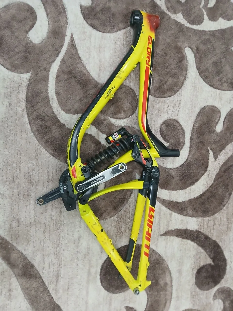 Рама Giant Glory + RockShox амортизатор + Ruktion шатуни + MRP заспокійливець + задня вісь фото 1