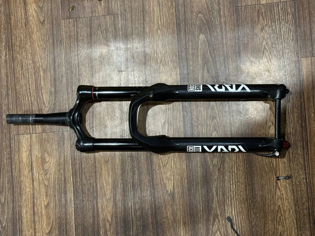 Rock Shox Yari 180mm 27.5 вилка + шток фото 1