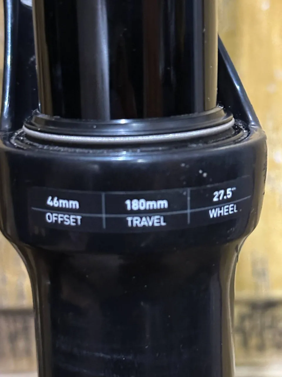 Rock Shox Yari 180mm 27.5 вилка + шток фото 4