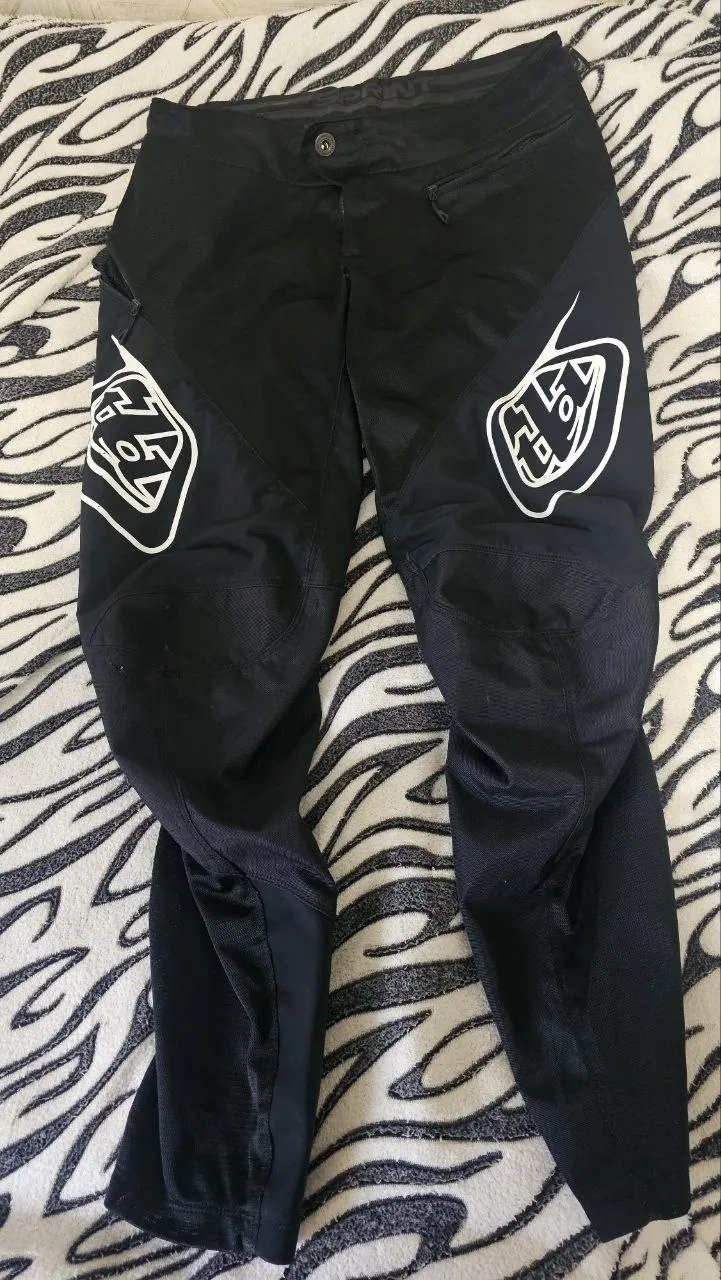 Покришка Maxxis Assegai 29 + Cushcore 29 + шолом Troy Lee Designs + одяг та аксесуари фото 4