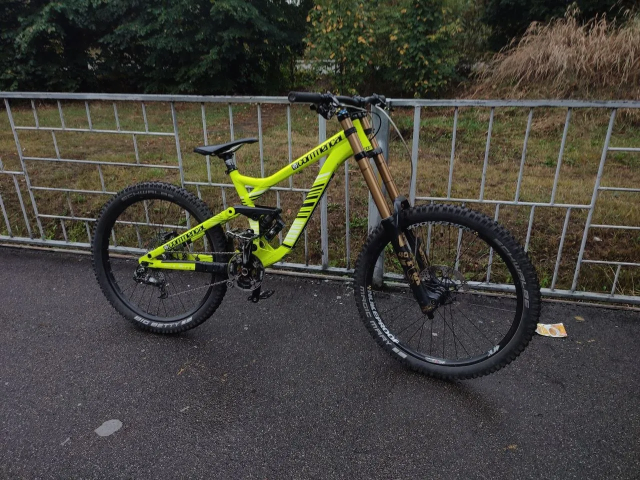 Commencal Supreme DH v3 M + каратка + шатуни SRAM + башгард + успок + рульова труба Cane Creek фото 4
