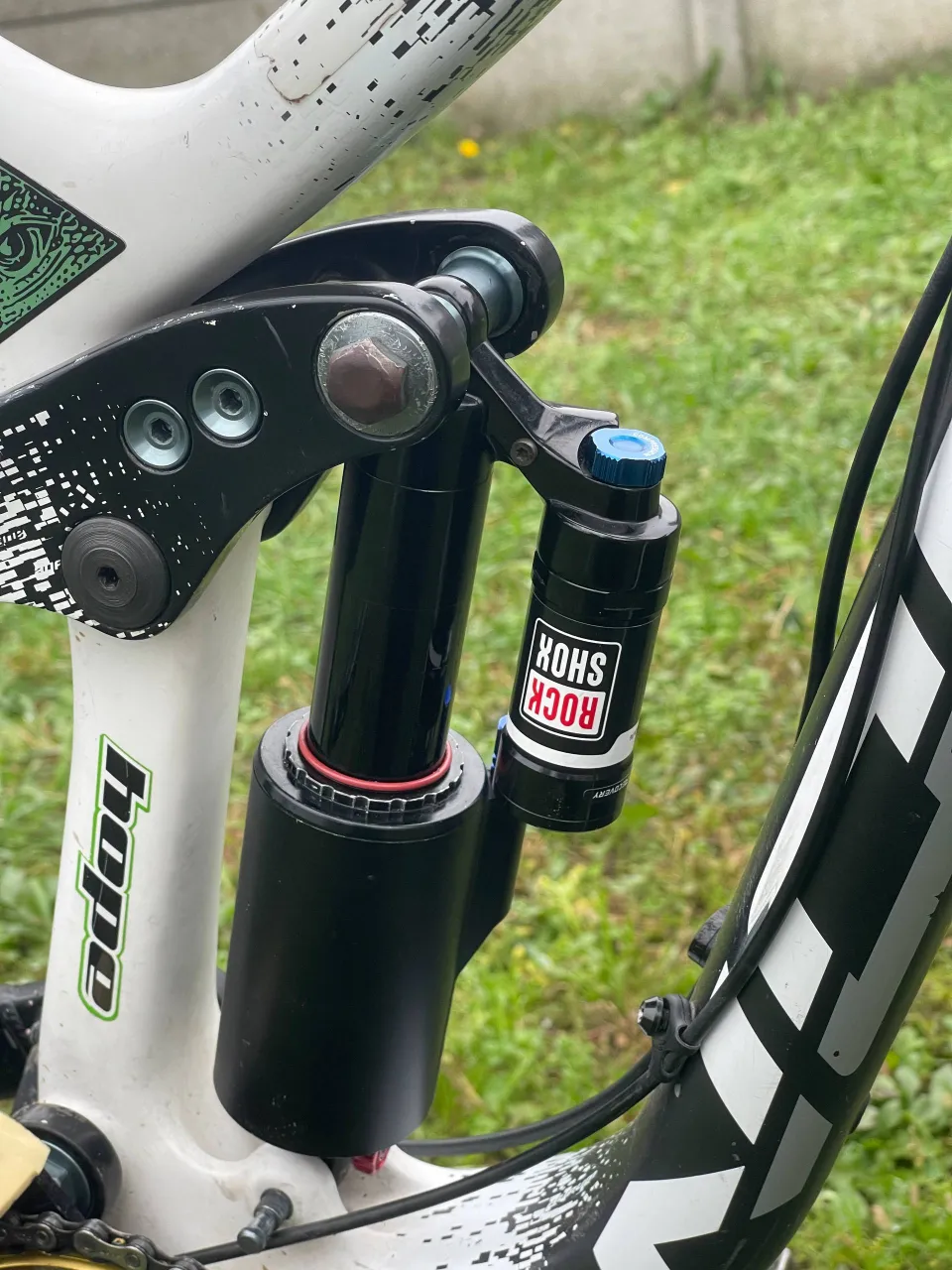 Амортизатор RockShox Vivid R2C Air 240x76 фото 1
