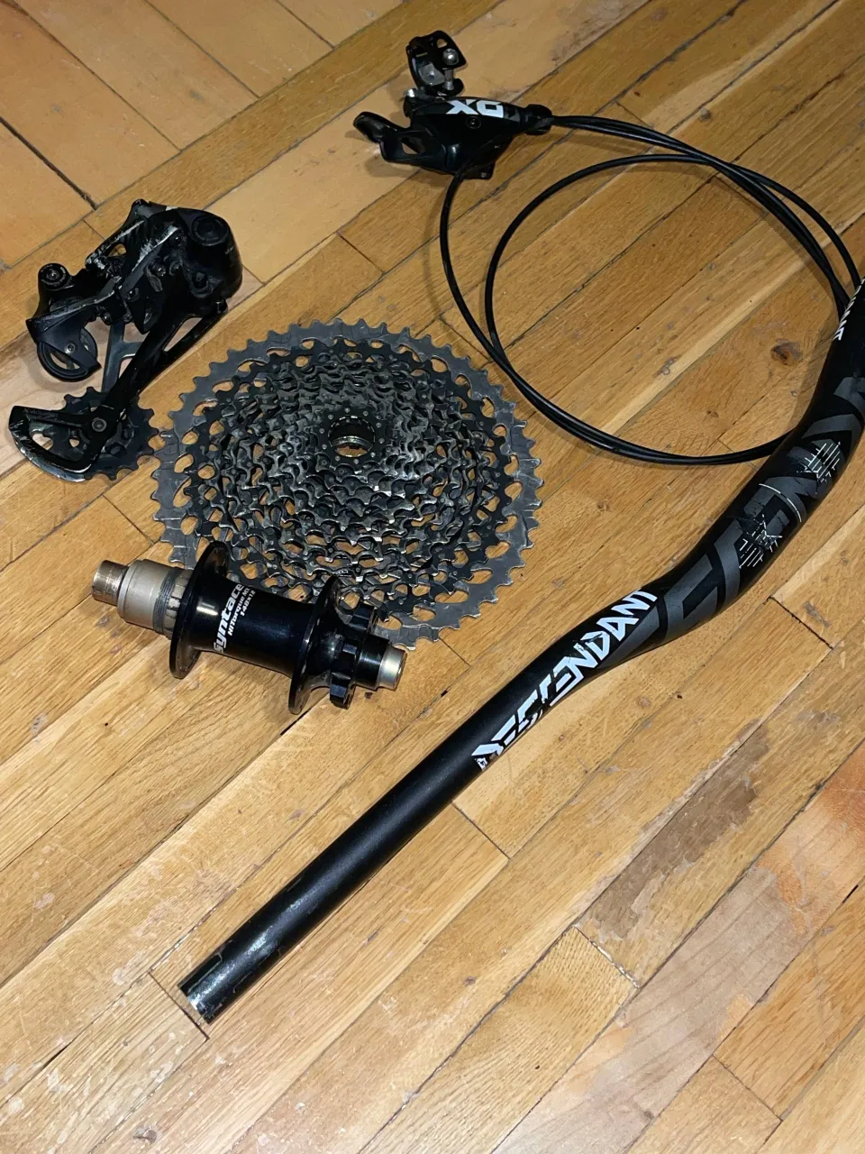 Руль Truvativ Descendant + Касета SRAM + Перемикач SRAM XO1 + Монетка SRAM + Втулка Syncros 148x12 XD фото 1