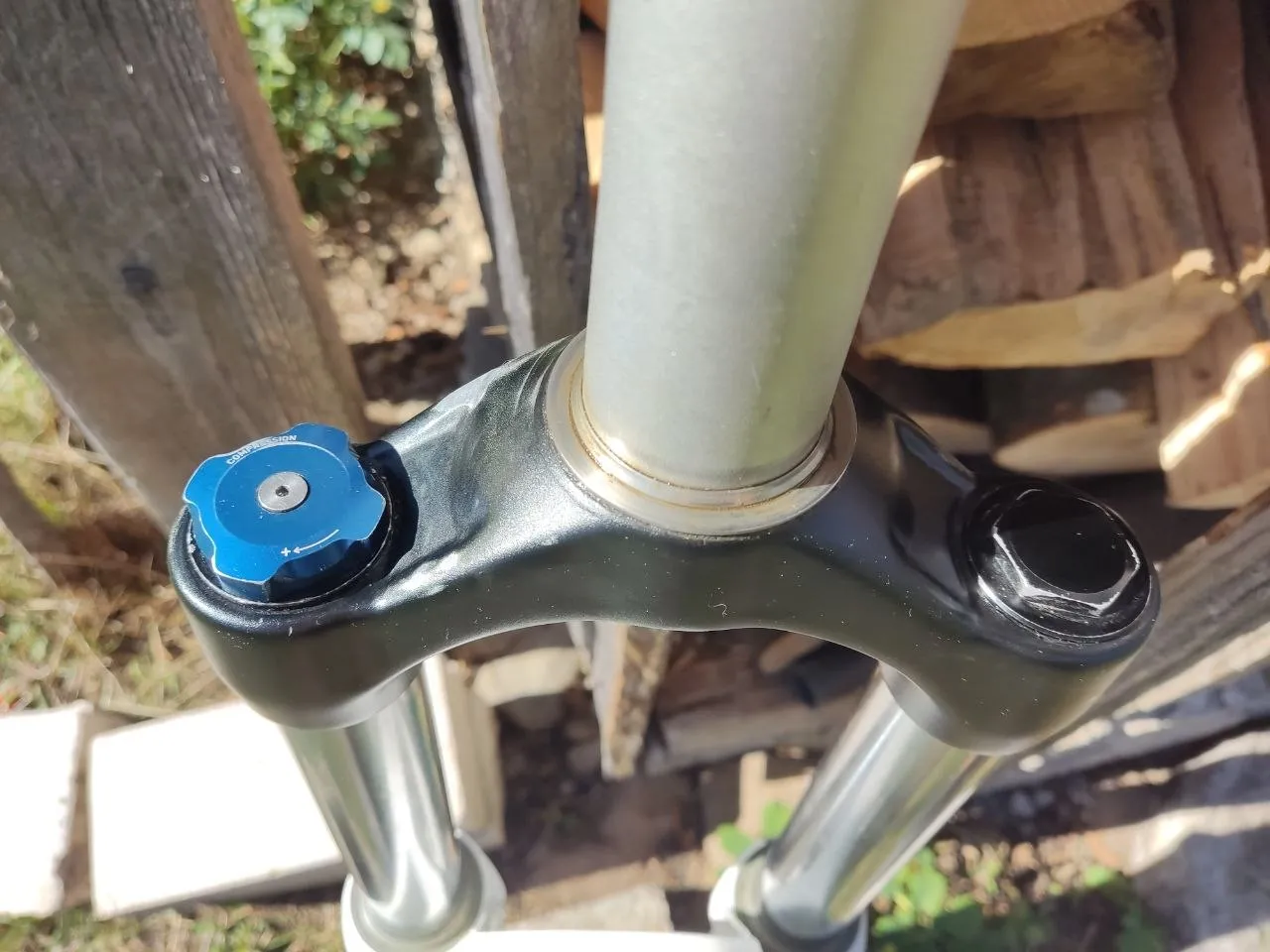 Вилка Rock Shox Domain RC 180 мм + винос + кришка рульової + кільця проставочні фото 3