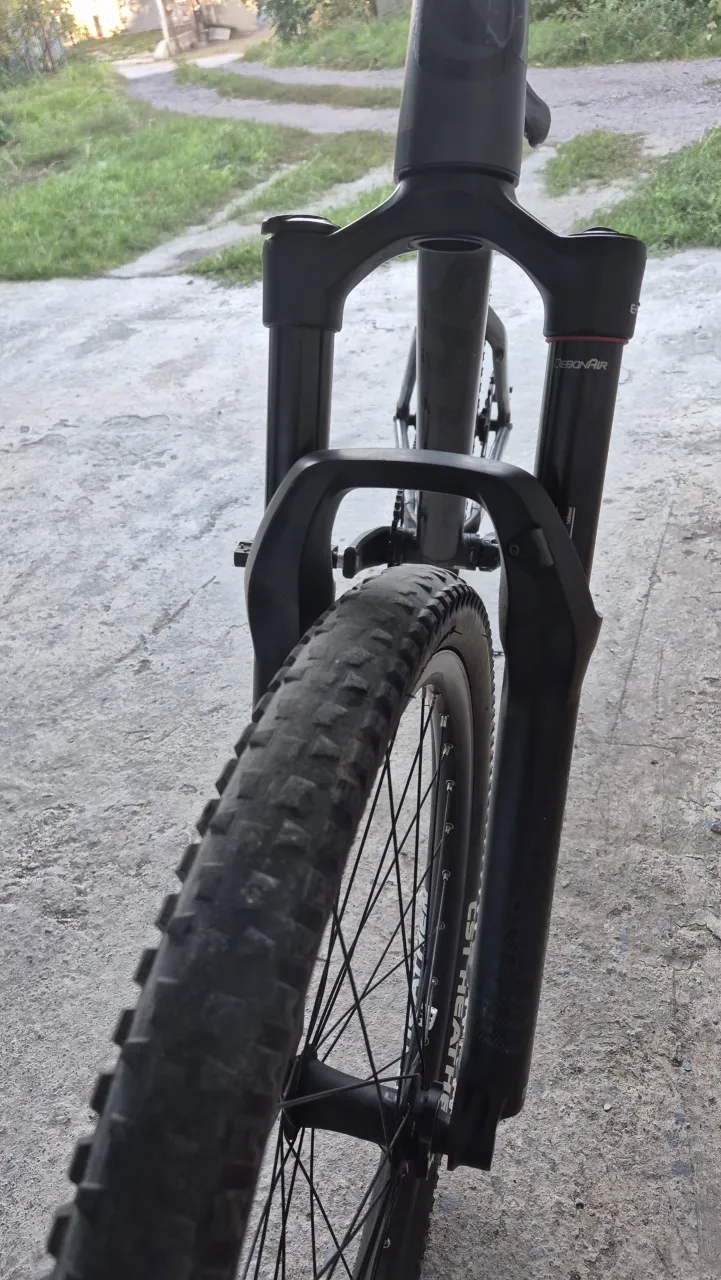 Вилка Rock Shox Revelation RC 27.5 130mm фото 1