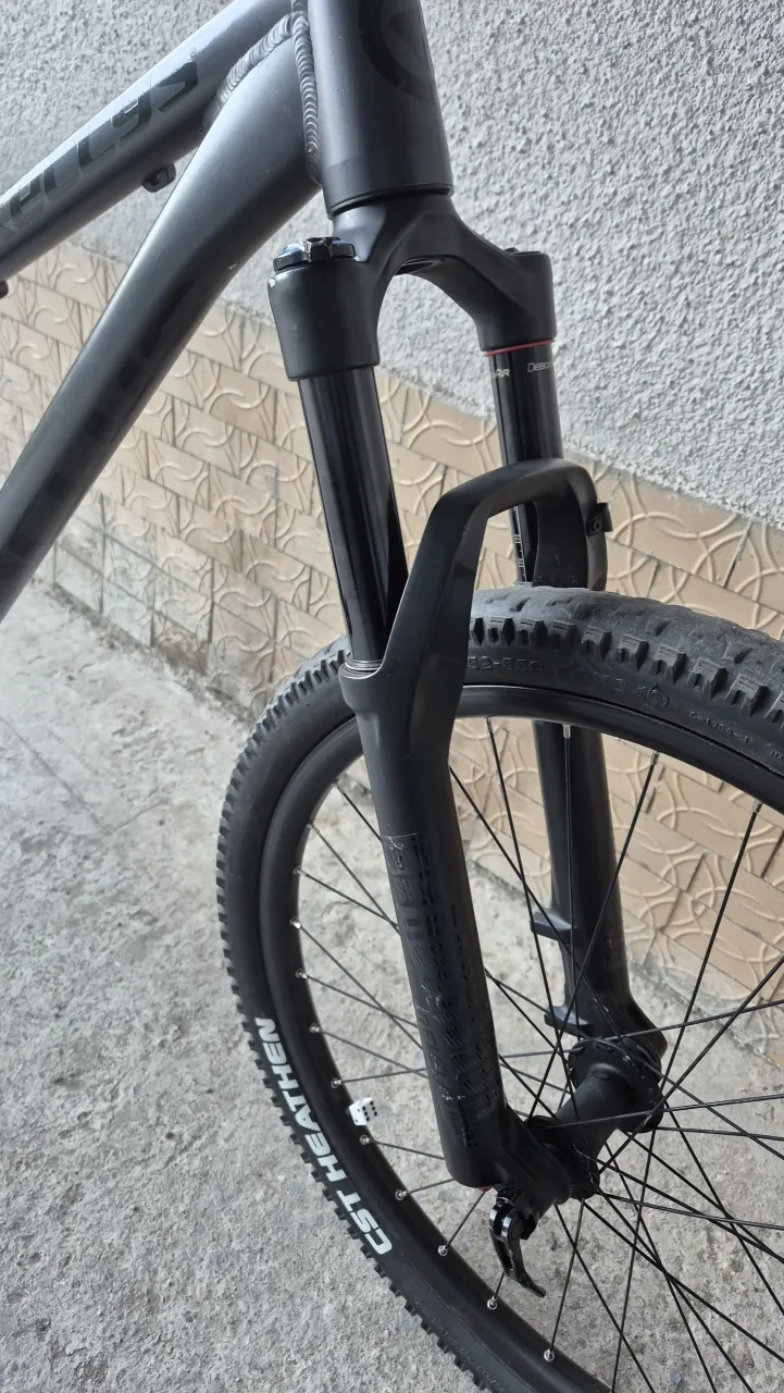 Вилка Rock Shox Revelation RC 27.5 130mm фото 2