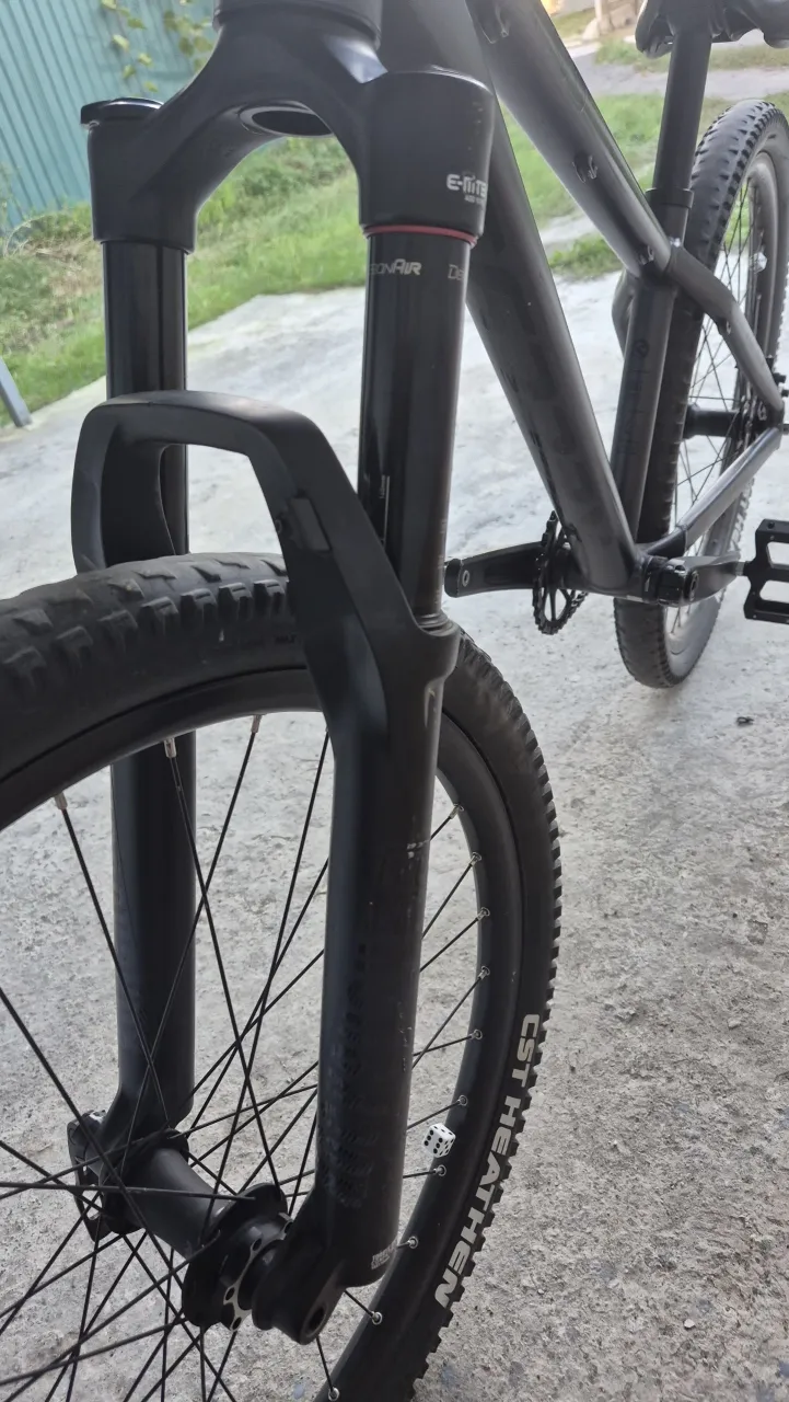 Вилка Rock Shox Revelation RC 27.5 130mm фото 3