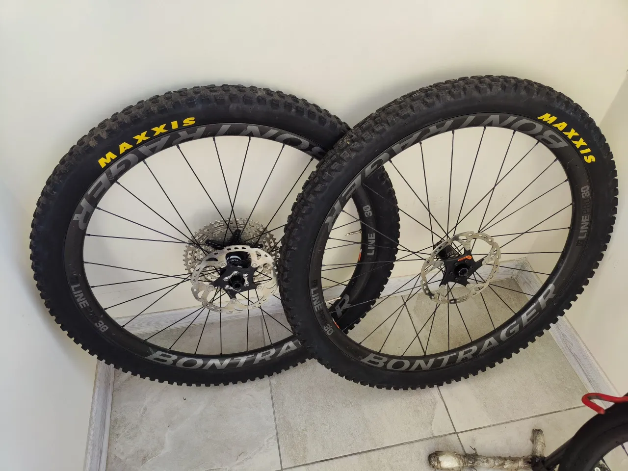 Колеса Bontrager Line PRO 30 Carbon 29" фото 1