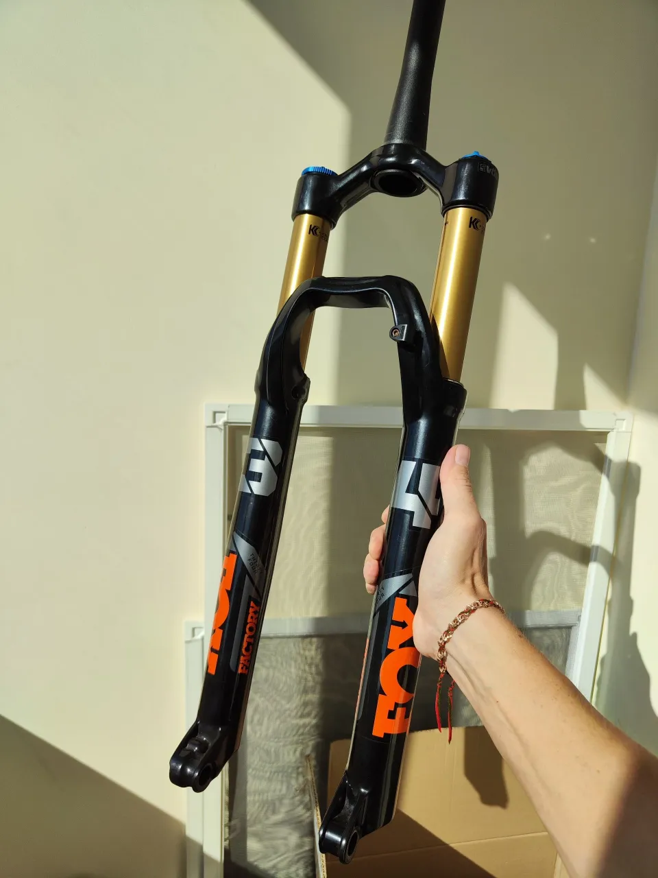 Вилка Fox Factory 34 130mm Fit Grip 2 Kashima 29" фото 1