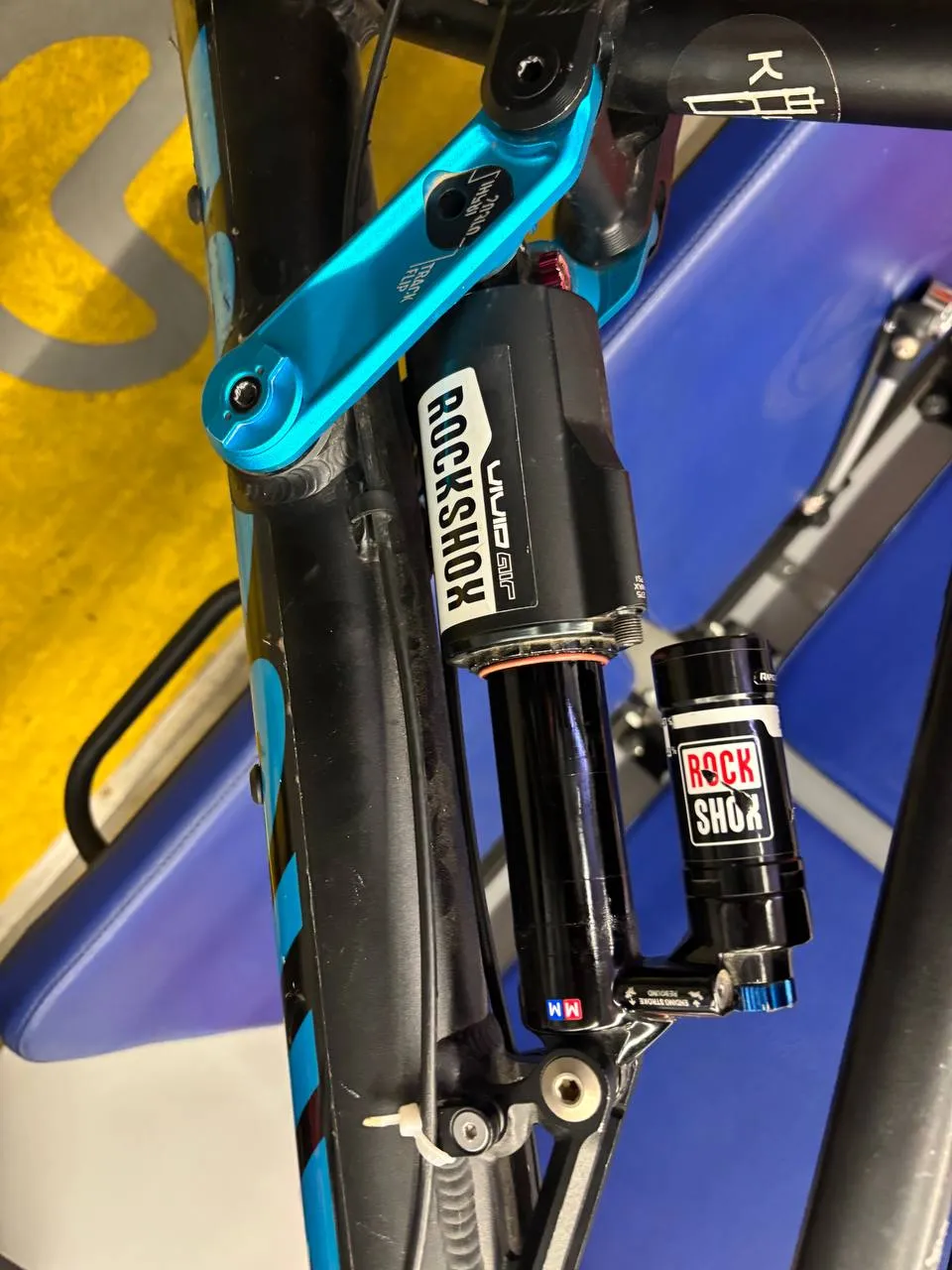 Амортизатор Rock Shox Vivid Air World Cup 240/76 фото 1
