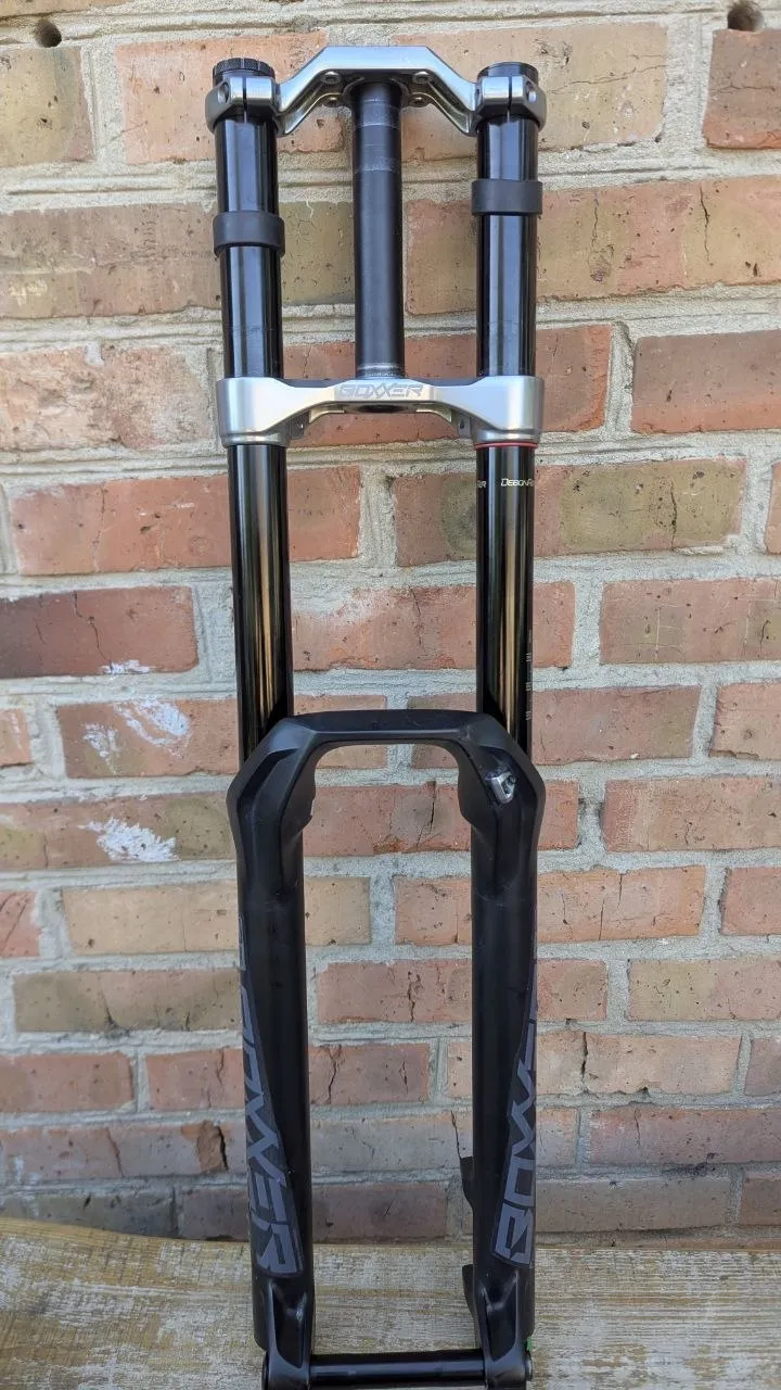 Вилка Rock Shox Boxxer Select 29 200mm фото 6
