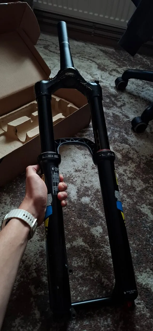 Вилка RockShox Pike RC 27.5 160mm фото 3