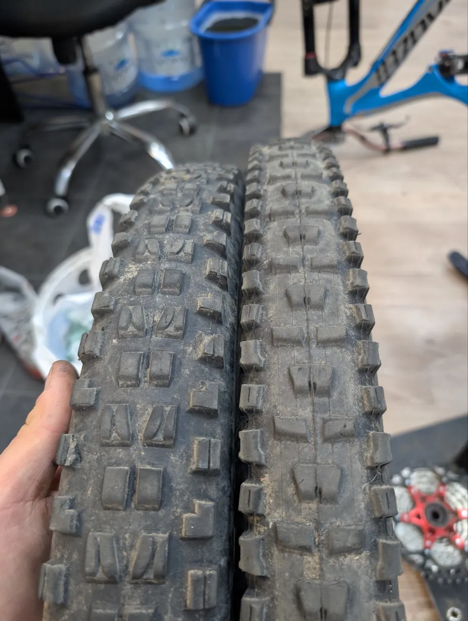 Maxxis Minion DHF 27.5/2.5 + Maxxis High Roller 2 27.5/2.4 фото 1