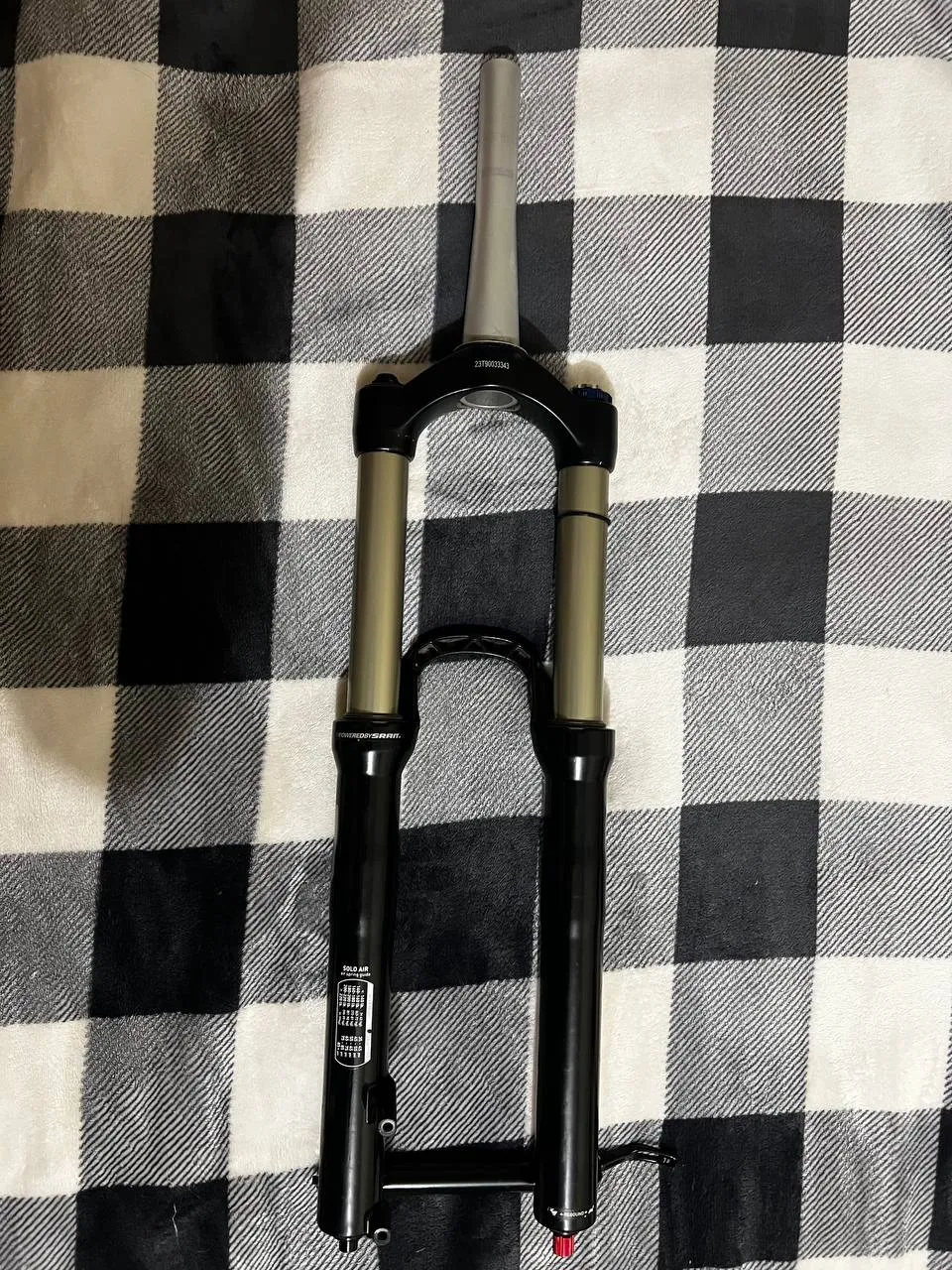 Вилка RockShox Lyrik RC2DH 26" 170mm фото 2