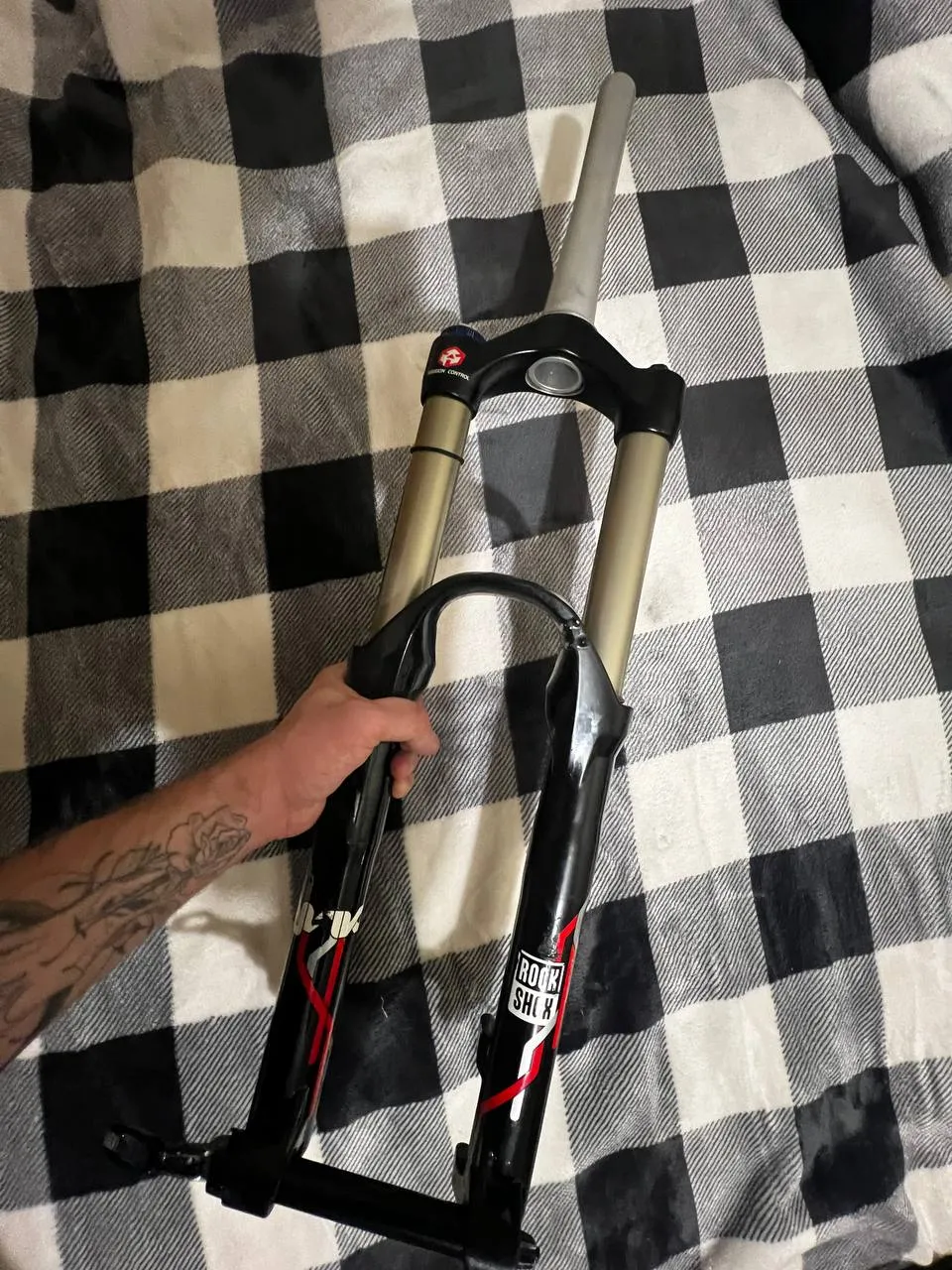 Вилка RockShox Lyrik RC2DH 26" 170mm фото 3