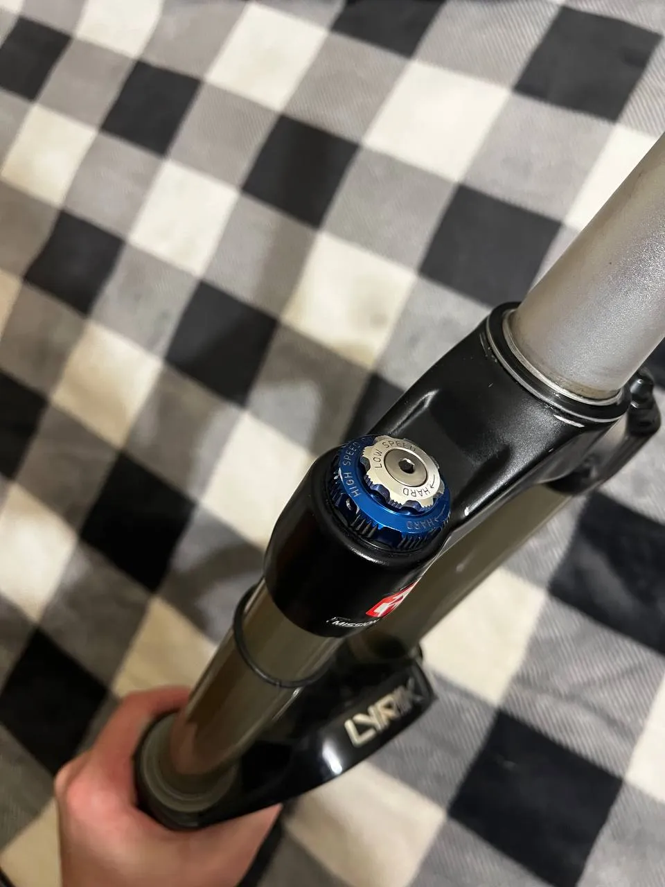 Вилка RockShox Lyrik RC2DH 26" 170mm фото 4