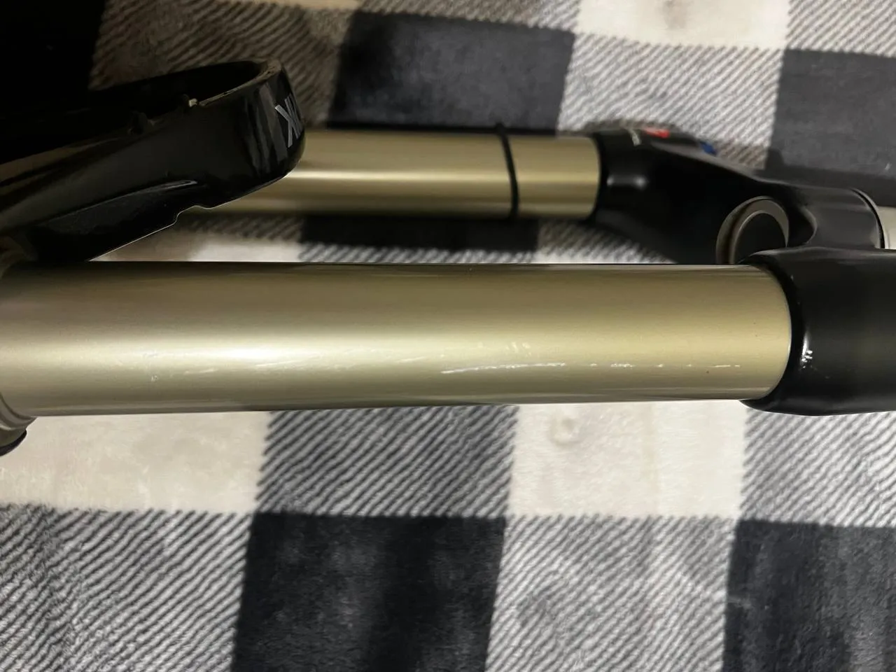 Вилка RockShox Lyrik RC2DH 26" 170mm фото 5