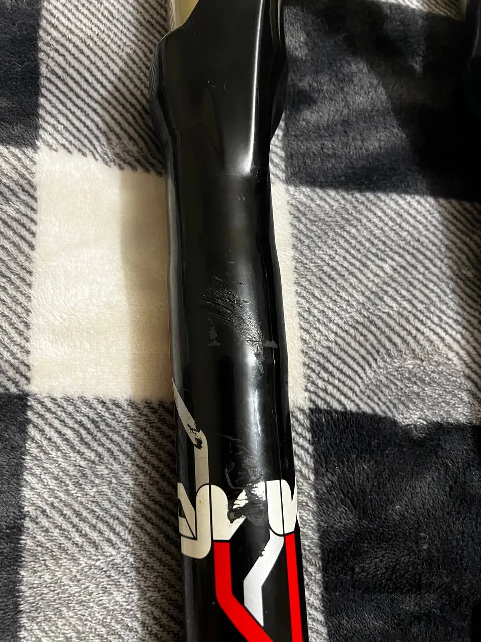 Вилка RockShox Lyrik RC2DH 26" 170mm фото 6