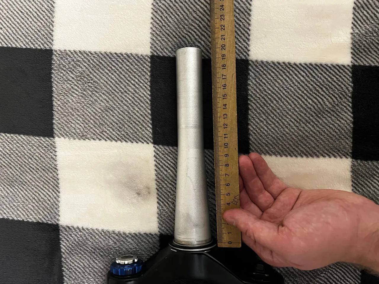 Вилка RockShox Lyrik RC2DH 26" 170mm фото 8