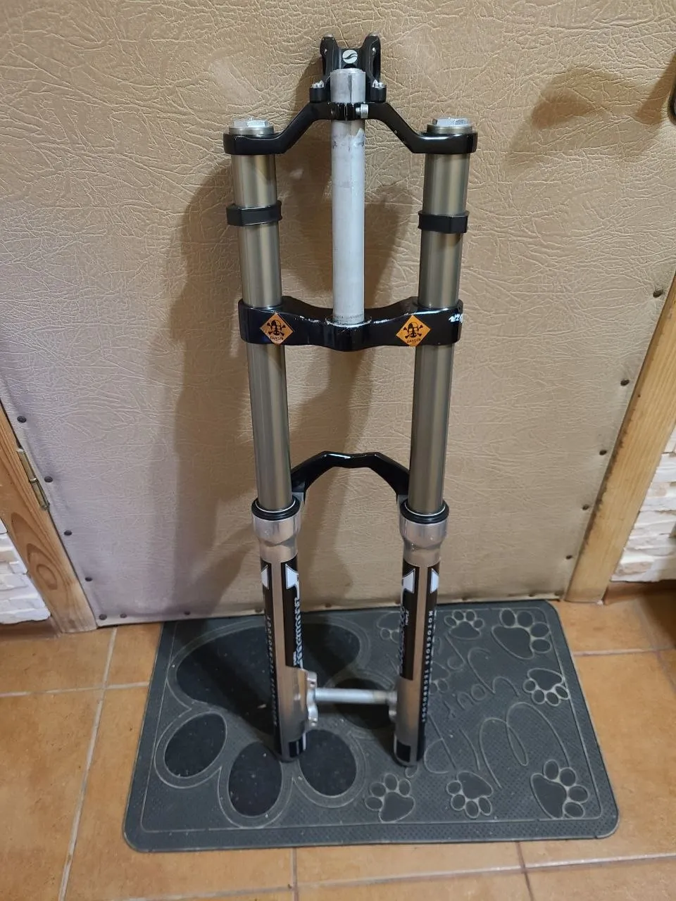 Вилка Marzocchi Monster 200mm фото 3