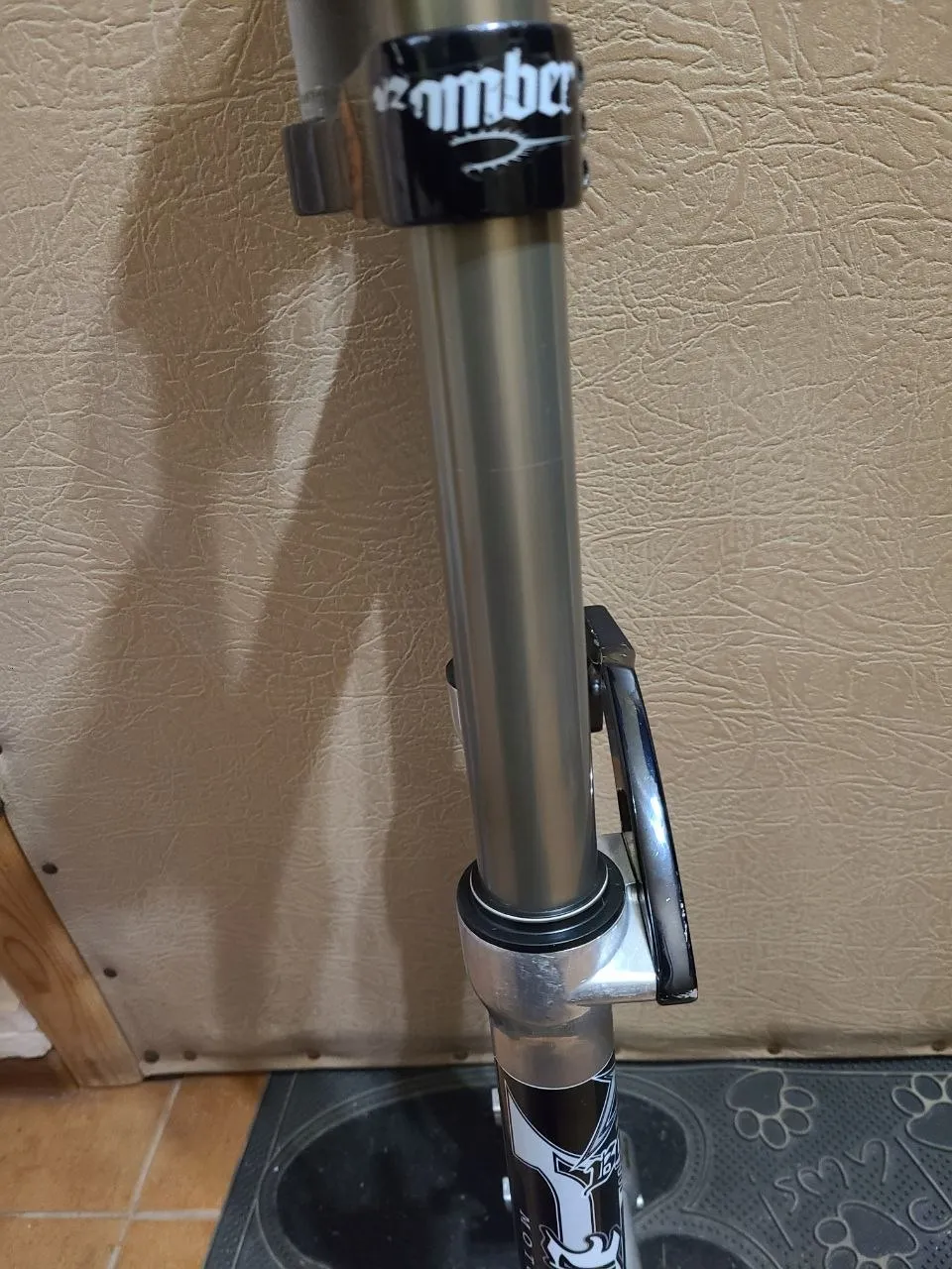 Вилка Marzocchi Monster 200mm фото 7