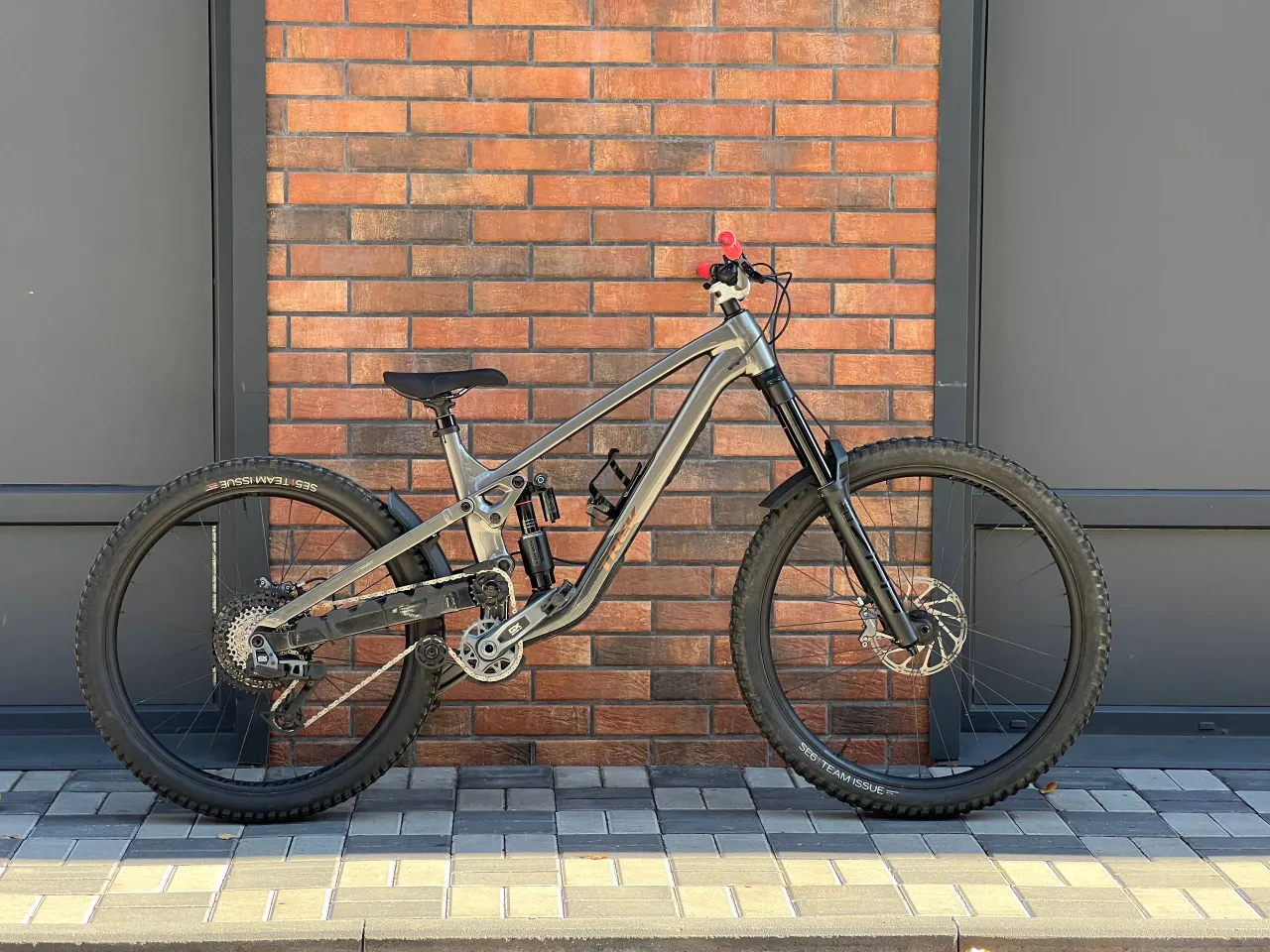 Велосипед Trek Slash 9 2024 фото 2