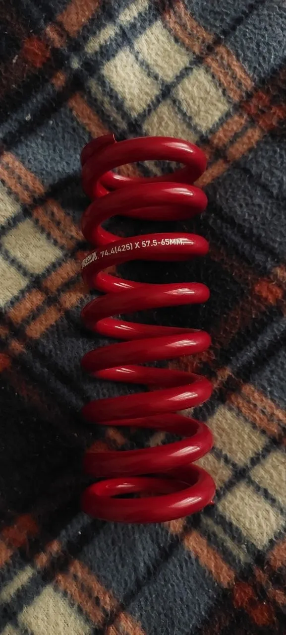 Пружина RockShox Metric Coil Electric Red 425lbs + Пружина RockShox 350×2,75 фото 1