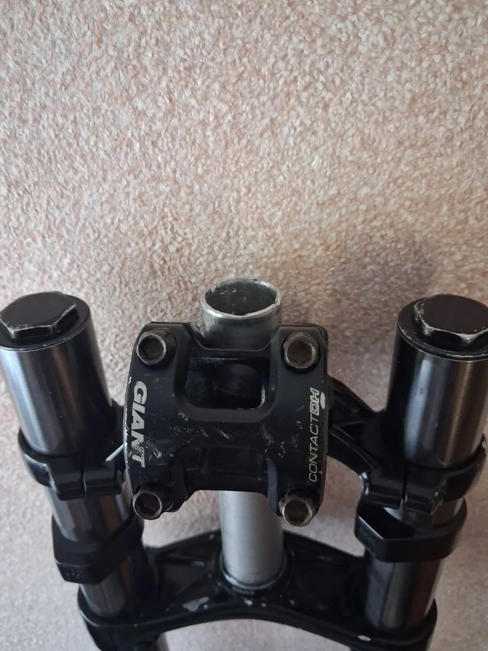 Вилка Rock Shox Domain R 200 мм + винос Giant інтегрований фото 2