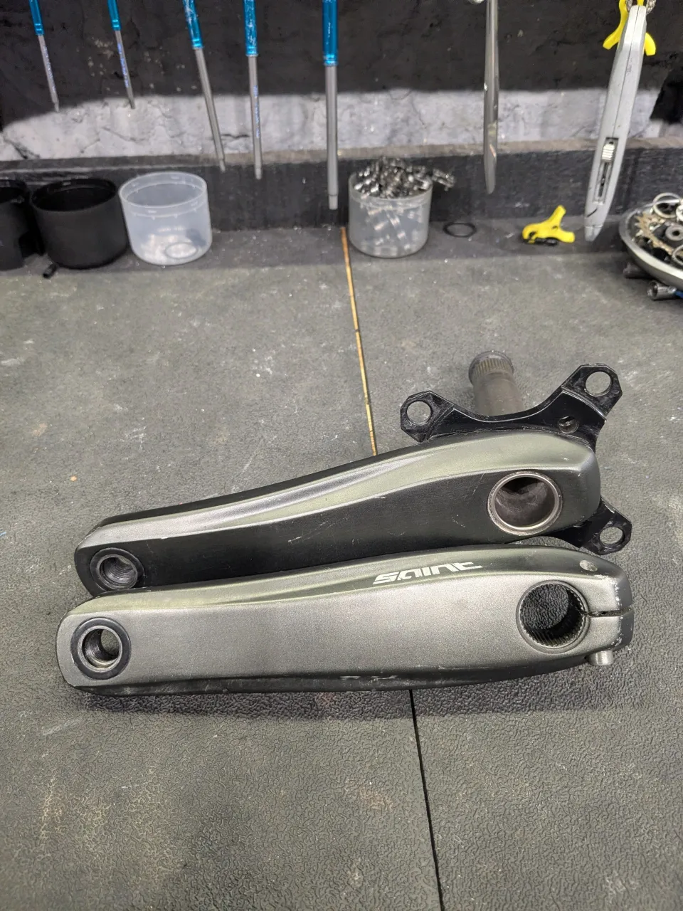 Шатуни Shimano Saint Hollowtech 2 175 мм фото 1