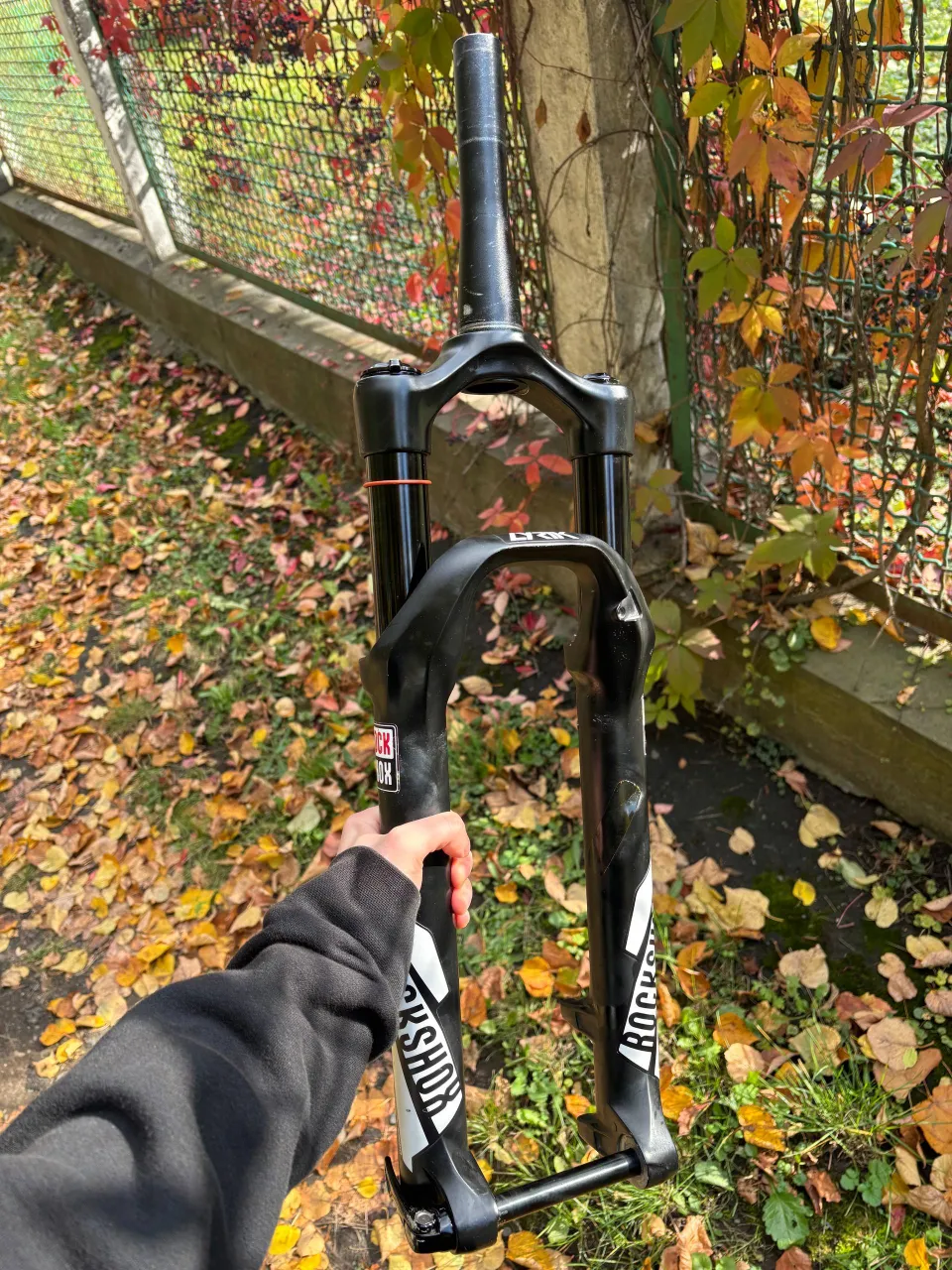 Вилка Rock Shox Lyrik RC 27.5 Non Boost фото 1