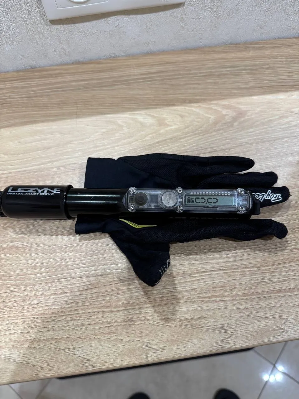 Ручний насос LEZYNE DIGITAL ALLOY DRIVE фото 1