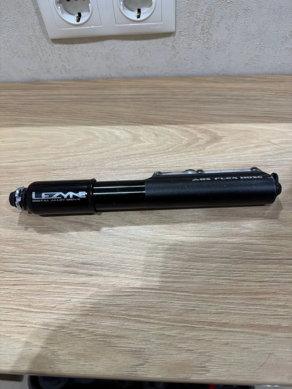 Ручний насос LEZYNE DIGITAL ALLOY DRIVE фото 3