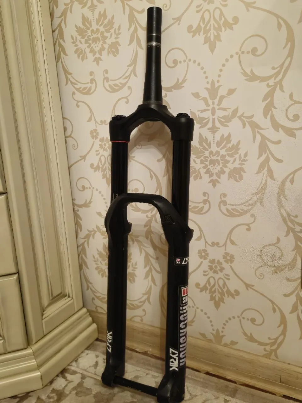 Вилка RockShox Lyrik RC 170mm 27.5 фото 2