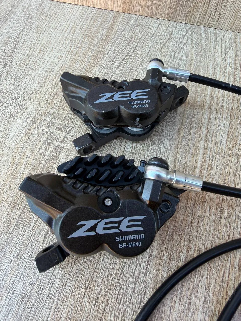 Гальма Shimano Zee гідравлічні 4-поршневі фото 8